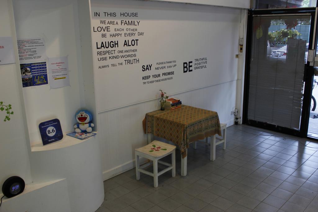 Zoe Hostel Τσιάνγκ Μάι Εξωτερικό φωτογραφία